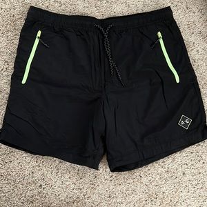 American Eagle All Day shorts, L